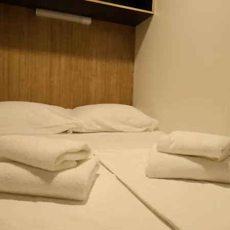 Mobile Lupya, Cuka, Campeggio *